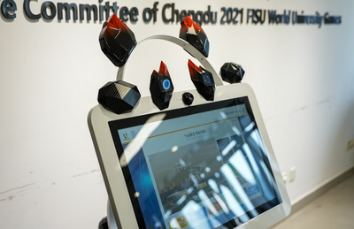 ワールドユニバーシティゲームズのハイテク、会話できる「ユニバ蓉宝ロボット」が登場