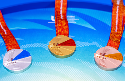 Dévoilement des médailles « Rongguang » et des matériels de la cérémonie de remise des médailles des Jeux FISU Chengdu 2021